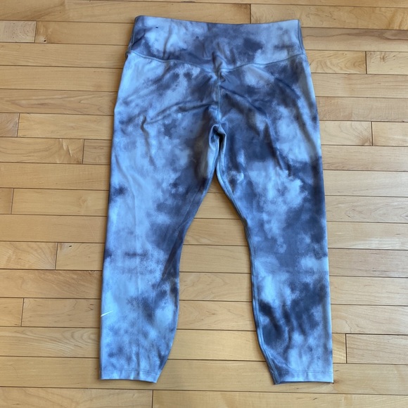 Nike One Icon Clash Cropped Legging - Picture 2 of 7